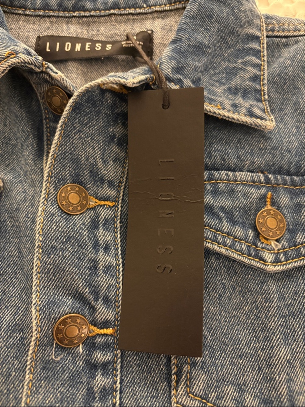 NWT Lioness Blue Denim Button front Preppy Shortalls Romper SZ M - Picture 4 of 6